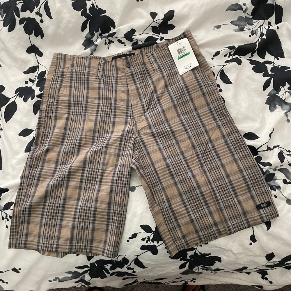 Men’s Oakley Board Shorts Sz 36 NWT